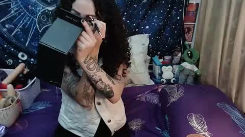 Snapshot of laura_anal_ chatting on January 22, 9:10 pm Wen online show from January 22, 9:10 pm