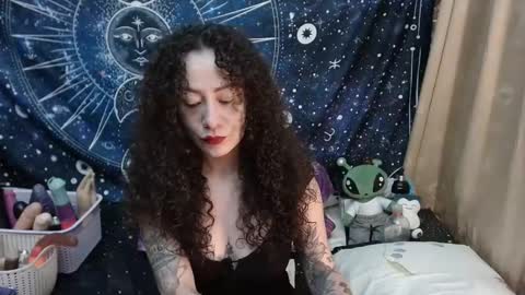 Snapshot of laura_anal_ chatting on February 11, 7:05 pm Wen online show from February 11, 7:05 pm