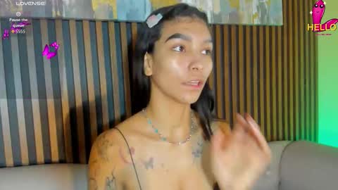 Laura online show from December 21, 1:17 pm