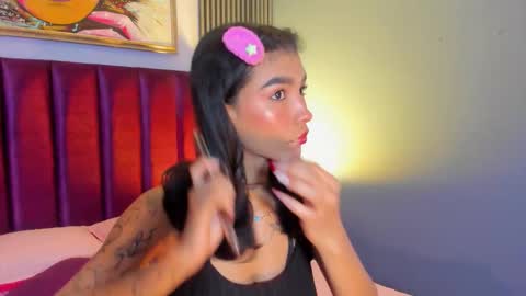 Laura online show from November 28, 1:29 pm