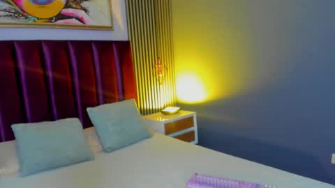 Laura online show from March 29, 12:40 pm