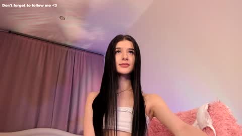 Snapshot of laura_coy chatting on January 26, 2:35 am Laura online show from January 26, 2:35 am