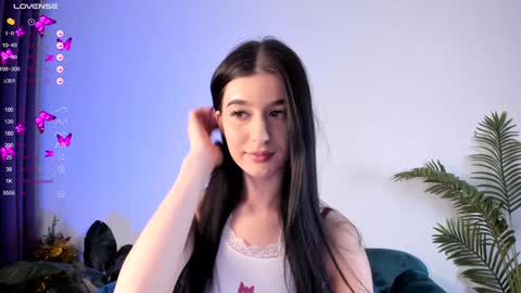 Snapshot of laura_coy chatting on January 27, 8:28 pm Laura online show from January 27, 8:28 pm
