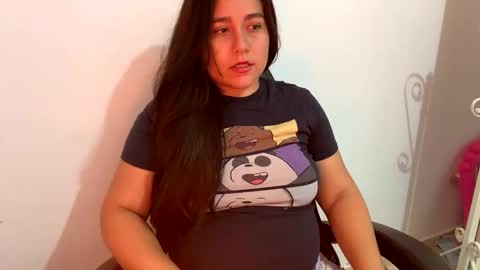 Snapshot of laura_d23 chatting on September 19, 12:37 am laura online show from September 19, 12:37 am