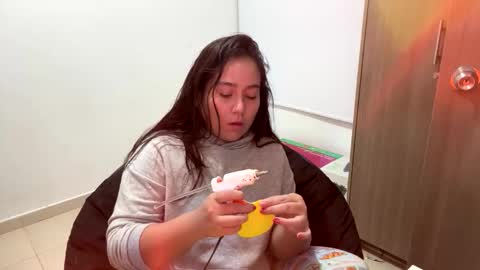 laura online show from November 27, 3:14 am