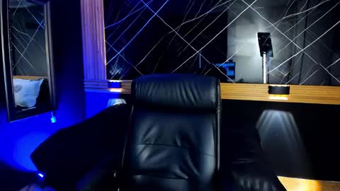 Laura online show from December 4, 5:10 am