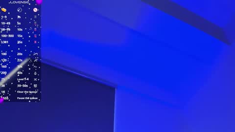 Snapshot of laura_hills18 chatting on October 17, 12:09 pm Lura online show from October 17, 12:09 pm