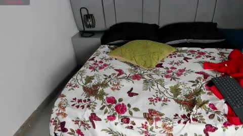 Snapshot of laura_hotties chatting on September 12, 2:19 pm laura hotties online show from September 12, 2:19 pm