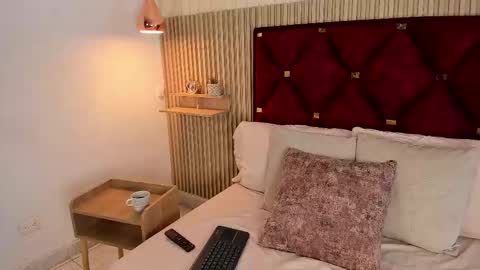 LauraIvy online show from September 30, 12:15 pm