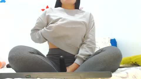 laura lovingxxx online show from June 8, 9:05 pm