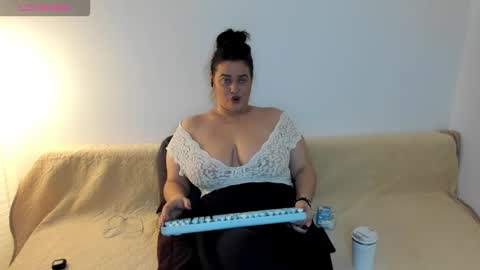 Laura online show from January 8, 7:09 pm