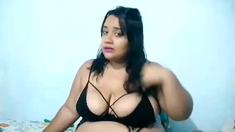 Snapshot of laura_sofia23 chatting on September 12, 11:40 pm laura_sofia23 online show from September 12, 11:40 pm
