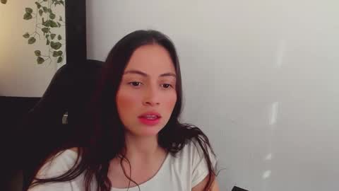 laura_vega08 online show from November 10, 1:36 pm