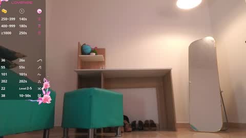 Snapshot of laura_zans_ chatting on March 5, 3:18 pm Laura Zans I am sensual goddes and i was born for loveworshipping and enjoyment. online show from March 5, 3:18 pm