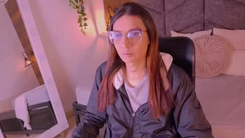 lauraagomezz__ online show from November 8, 11:24 am