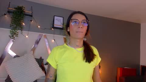 lauraagomezz__ online show from October 29, 11:12 am