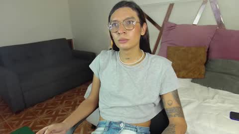 lauraagomezz__ online show from March 11, 1:16 am