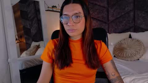 lauraagomezz__ online show from September 12, 7:49 pm