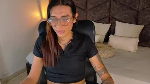 lauraagomezz__ online show from September 17, 7:39 pm