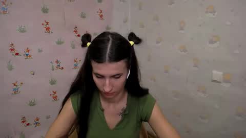 Laura online show from October 10, 9:48 am