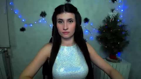 Laura online show from December 21, 11:16 am