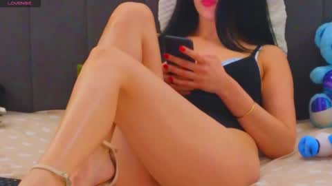 LauraMirage online show from January 18, 4:49 pm