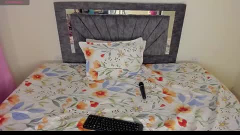 laurasofia01 online show from March 12, 3:21 am