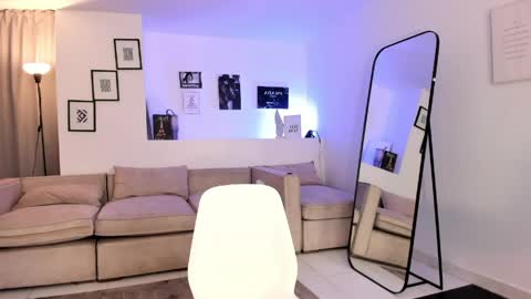 laureen_se online show from May 7, 6:31 am