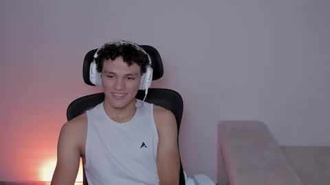 Laureent online show from September 8, 6:18 pm