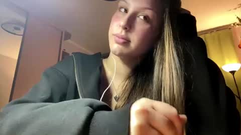 laurenawalt online show from July 11, 3:26 pm