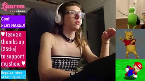 Snapshot of laurenipsumsit chatting on February 27, 12:14 am Lauren online show from February 27, 12:14 am