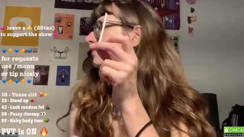 Snapshot of laurenipsumsit chatting on February 26, 1:57 am Lauren online show from February 26, 1:57 am