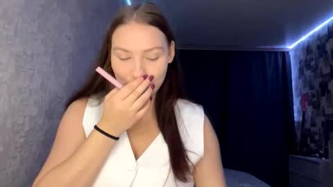 Snapshot of laurenjungling chatting on October 5, 7:10 pm Hannah online show from October 5, 7:10 pm