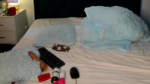 daniela angel     online show from June 3, 2:33 pm