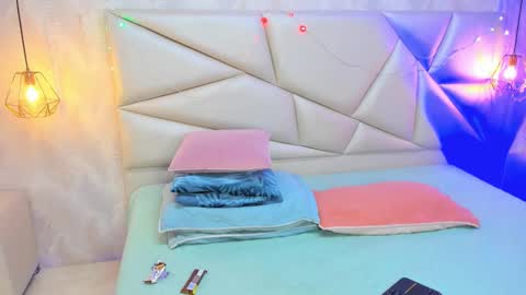 Laurent online show from January 15, 11:30 am