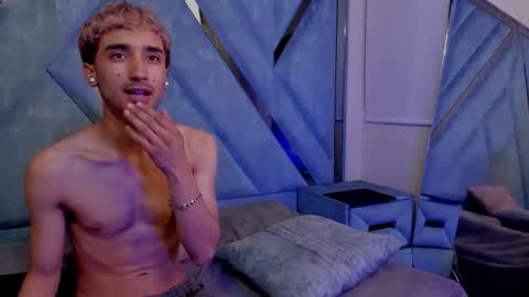 Laury and Narem online show from December 23, 10:32 am