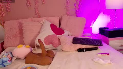 luu online show from March 6, 9:47 pm