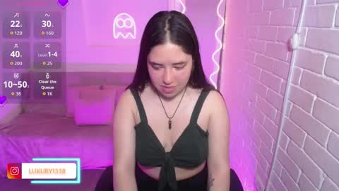 Snapshot of lauxury_tay chatting on September 26, 4:31 am Lauxury online show from September 26, 4:31 am