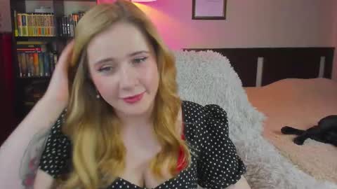 Snapshot of lavender_tender chatting on September 22, 7:18 pm Lav online show from September 22, 7:18 pm