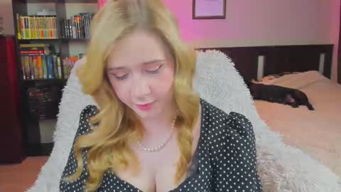 Snapshot of lavender_tender chatting on September 29, 7:46 pm Lav online show from September 29, 7:46 pm