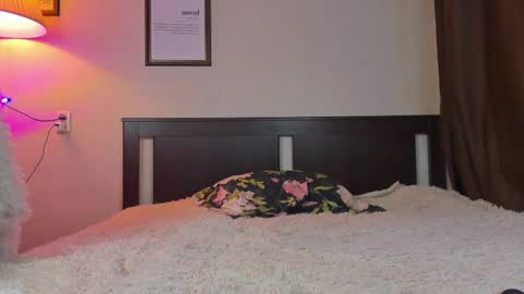 Snapshot of lavender_tender chatting on October 14, 8:12 pm Lav online show from October 14, 8:12 pm