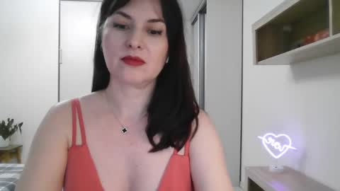 Snapshot of lavender_victoria chatting on February 11, 7:38 pm Diana online show from February 11, 7:38 pm