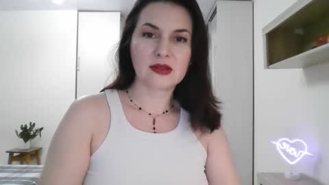 Snapshot of lavender_victoria chatting on February 17, 6:28 pm Diana online show from February 17, 6:28 pm