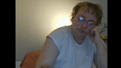 Lavender Lyonne online show from September 11, 6:09 pm