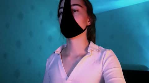 Lavinda online show from October 1, 3:00 pm