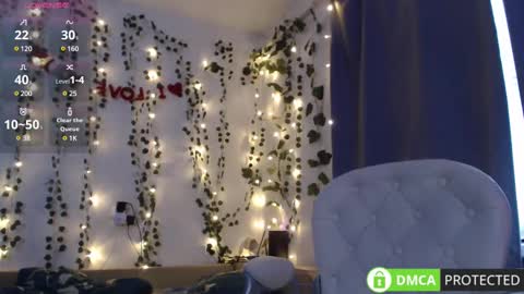 Mia online show from February 13, 5:37 am