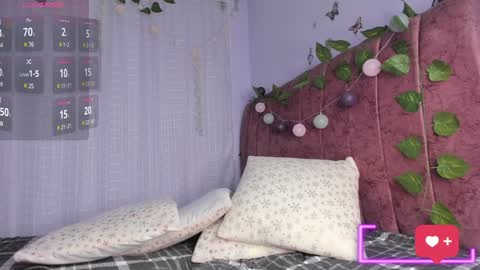 Snapshot of layla_17 chatting on January 28, 11:07 pm layla_17 online show from January 28, 11:07 pm