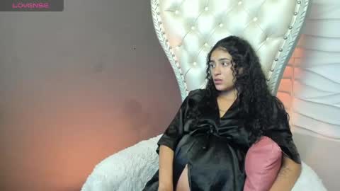 Layla online show from April 21, 1:42 am