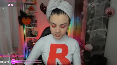 Layla online show from October 31, 5:02 pm