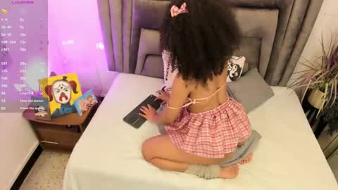 Snapshot of layla_clarke chatting on September 10, 4:24 am layla_clarke online show from September 10, 4:24 am